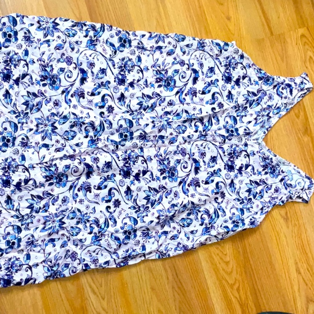 Im selling two different type of dresses which are pretty